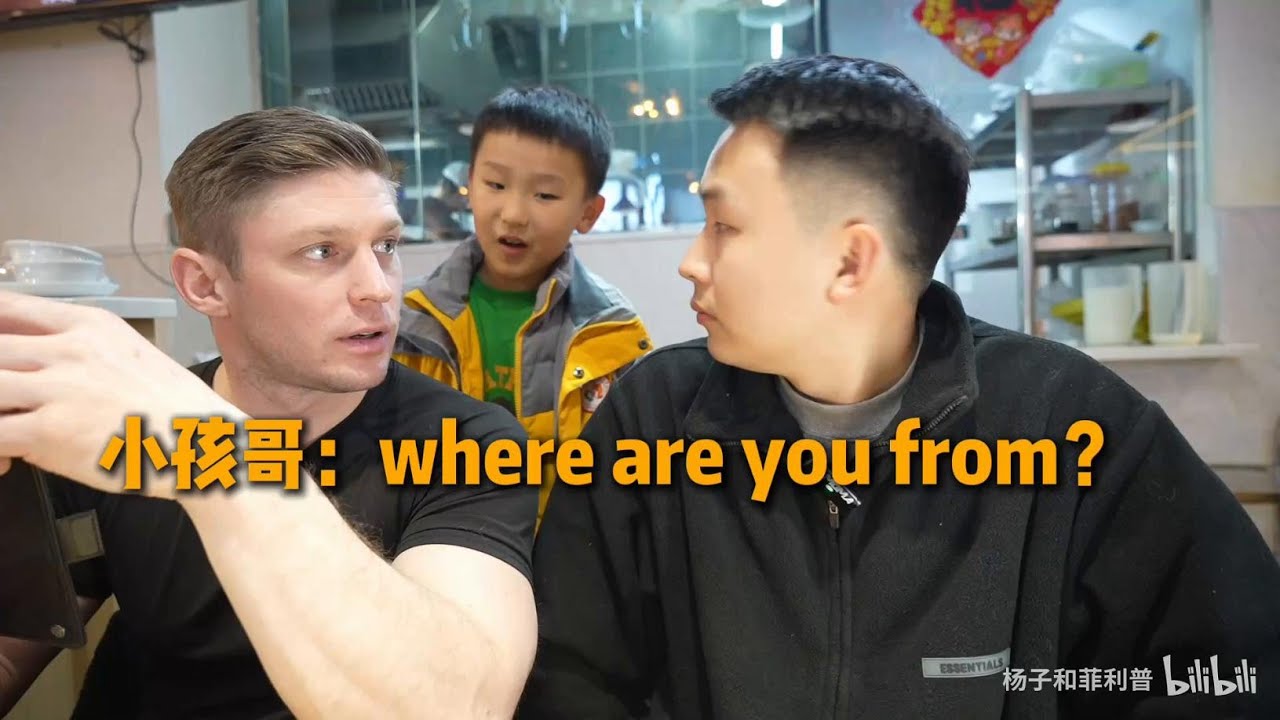 老外第一次吃广东粥底火锅，直呼广东人太聪明，并不理解中国人为什么吃马蹄爽口水鸡...