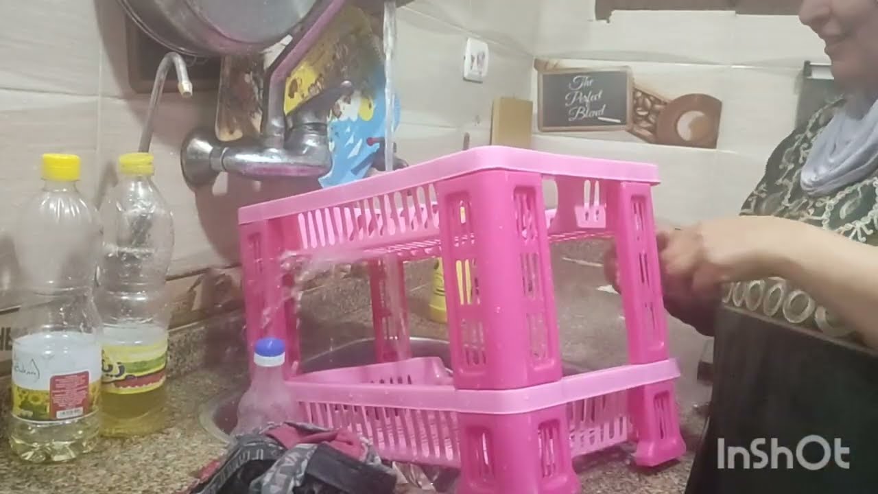 انا كنت في مشوار وجيت لقيت المطبخ في كارثه كبيره