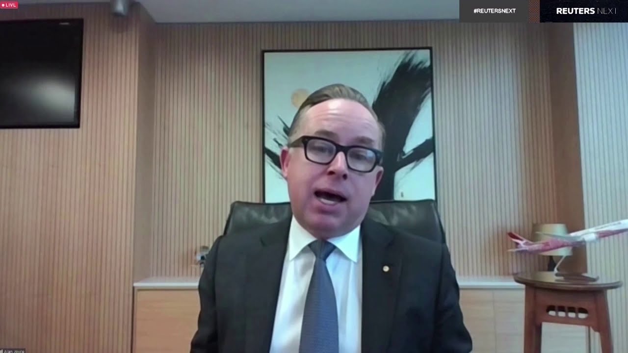 Qantas slashes capacity forecast for March quarter