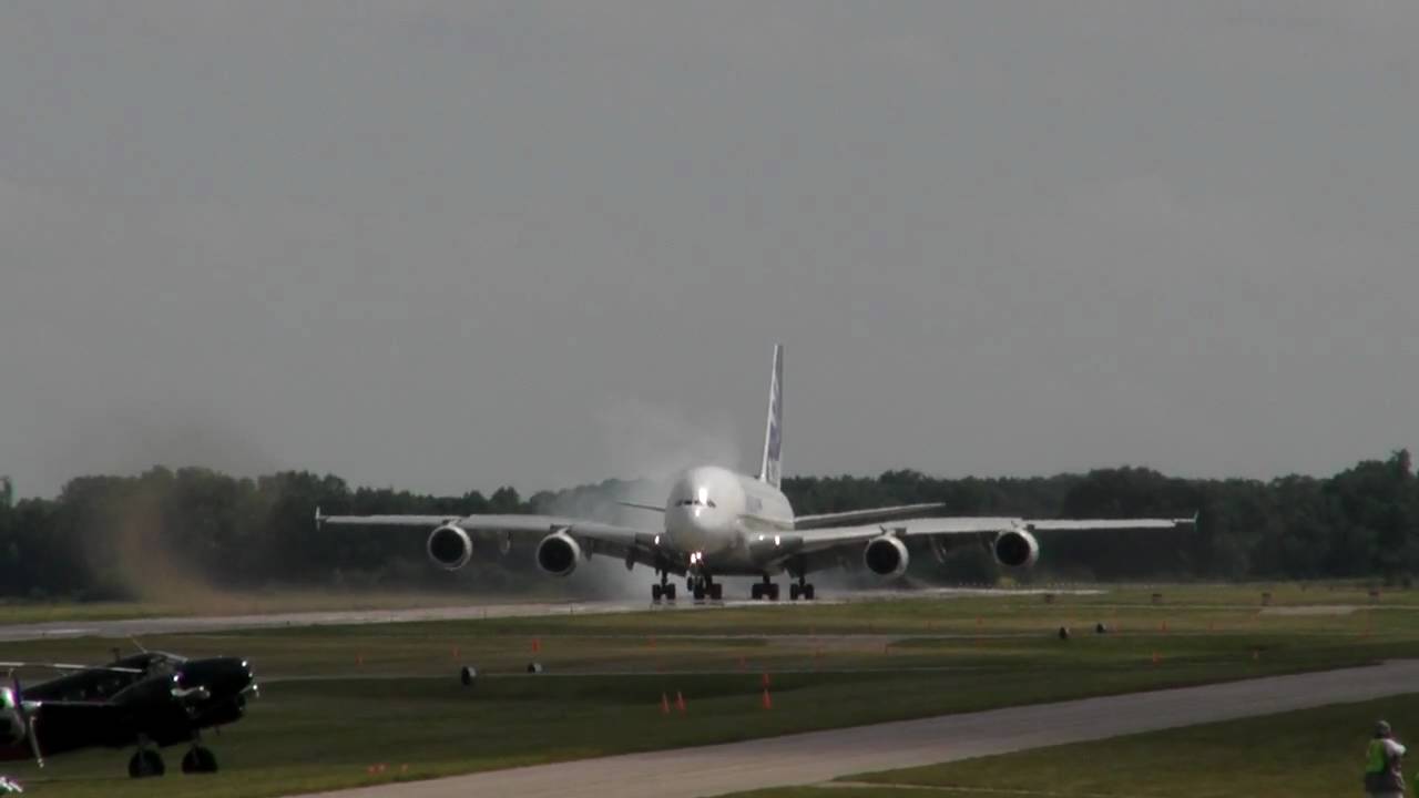 Airbus A380 Hard Landing At Oshkosh 2009