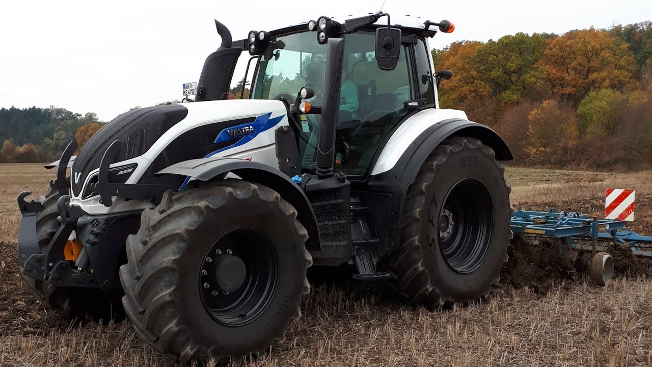 Grubbern mit Valtra T 174 und Rabe Grubber