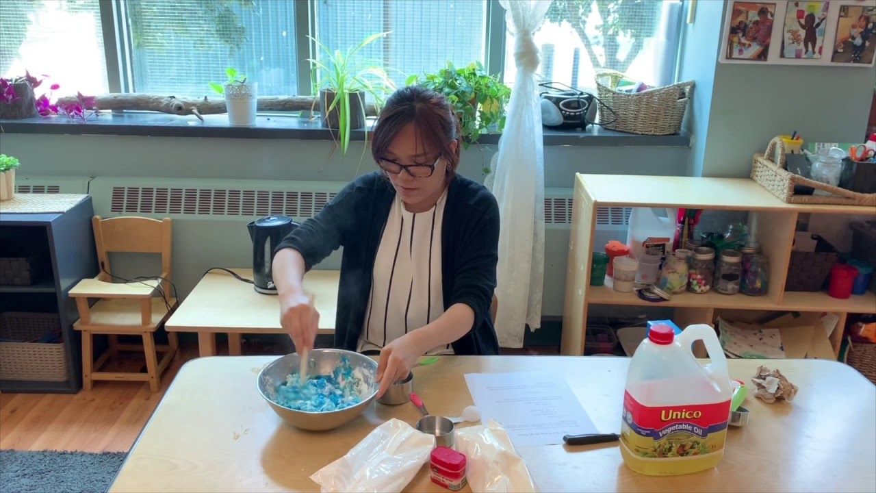 Early Years: Corn Starch Playdough!