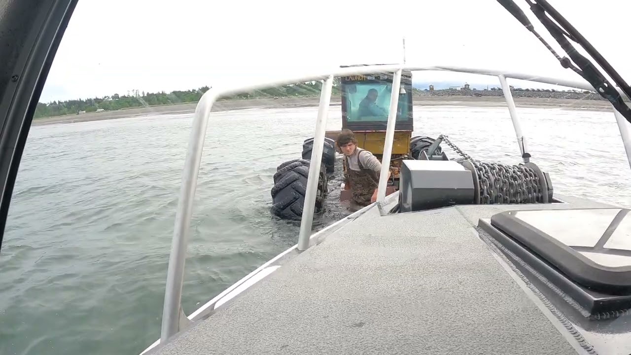 M/V REEL STUBBORN landing on the trailer 2021-2023