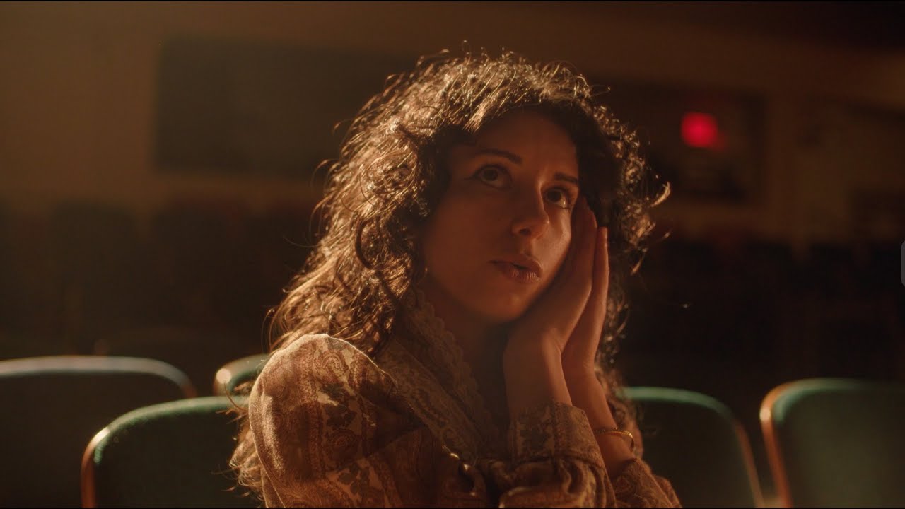 Wake Up, Baby! (E Vui Durmiti Ancora) - Amanda Pascali (Official Music Video)