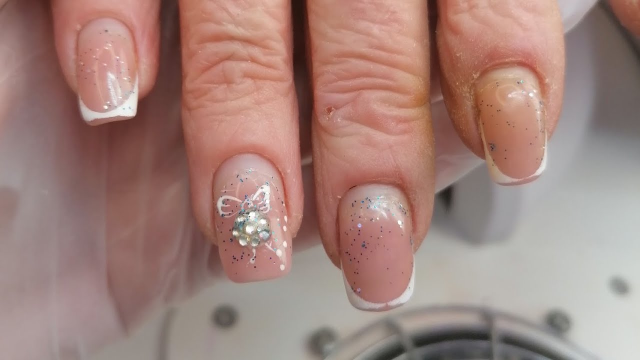 две сложные клиентки с разными ногтями