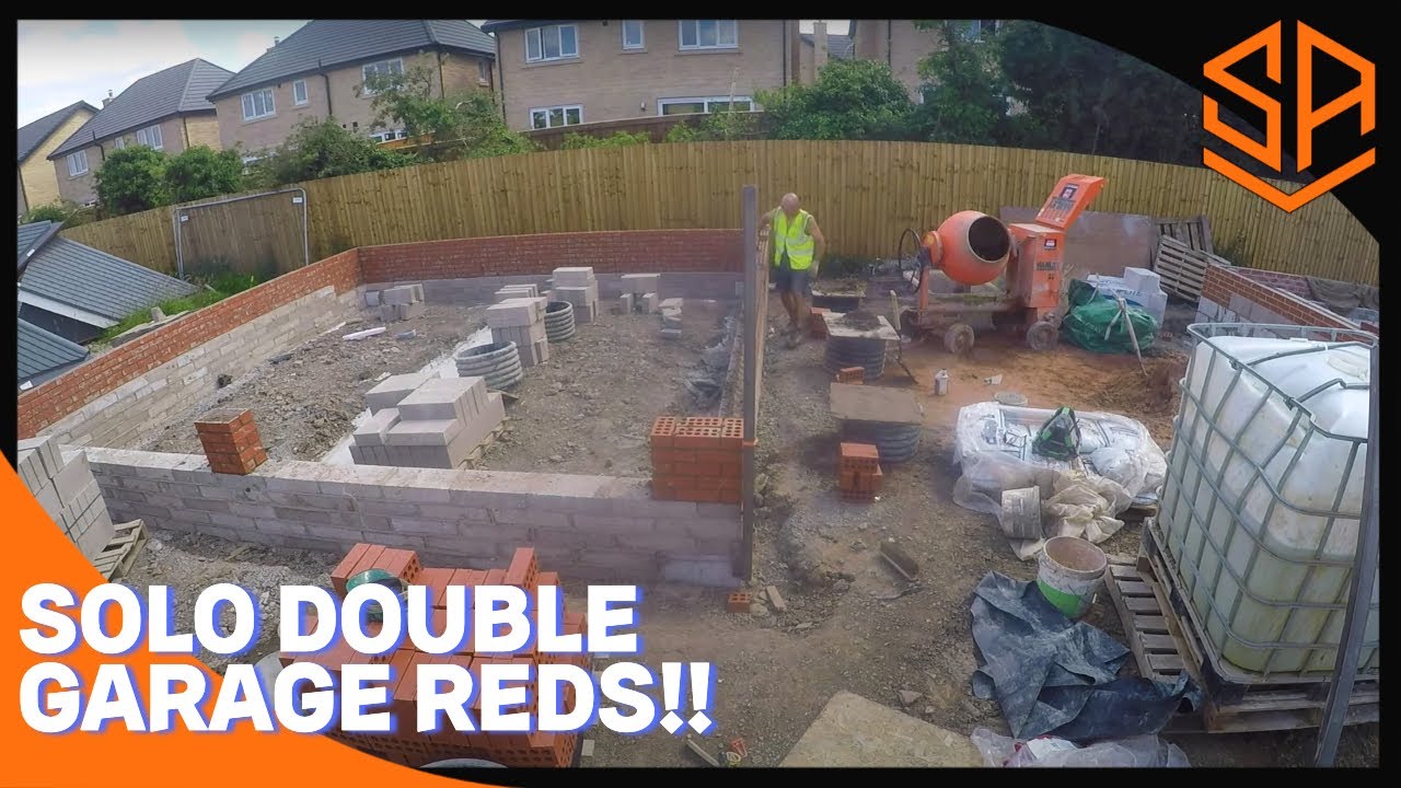 BUILDING A BIG  DOUBLE GARAGE SOLO IN A HEATWAVE !!!!