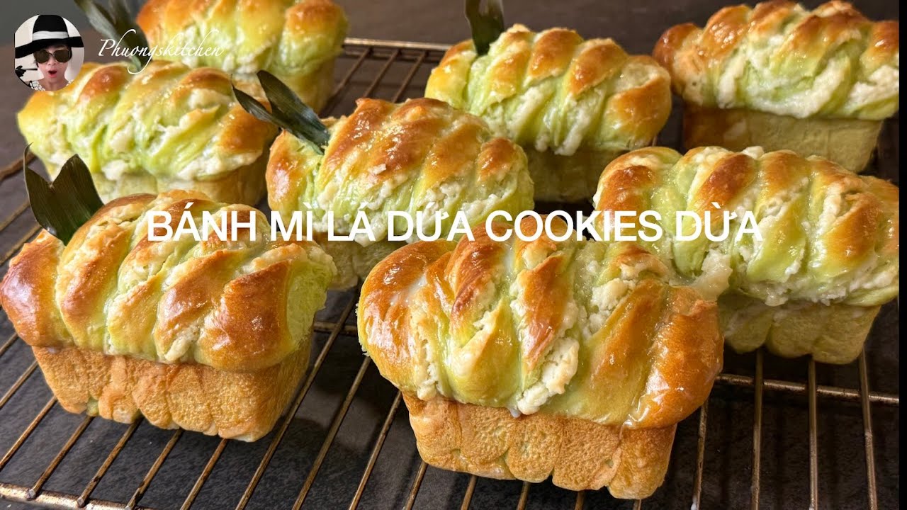 Cách làm Bánh mì lá dứa nhân cookies dừa- ngon từ mùi đến vị