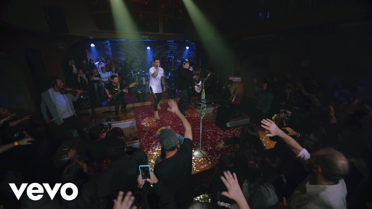 L&iacute;rios do Vale - Siga em Frente (Ao Vivo) ft. Marcelo Mancini