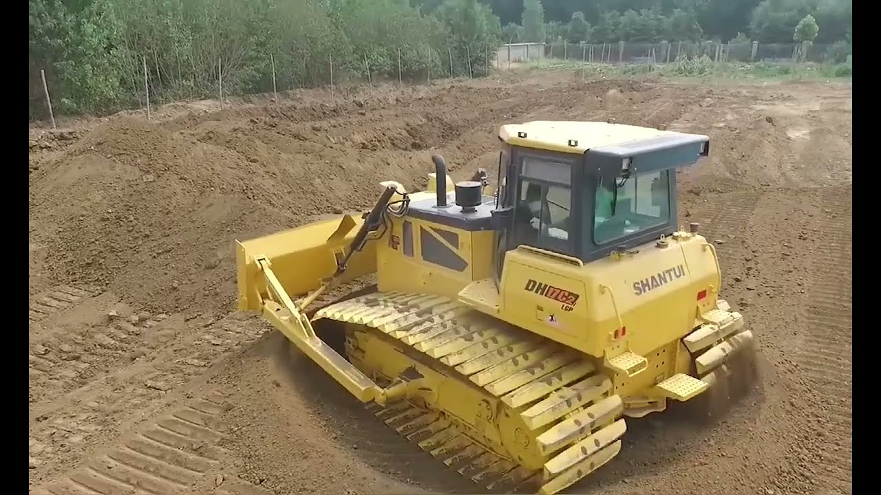 SHANTUI DH17C2 bulldozer