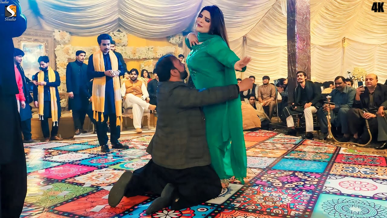 Aenu Ishq Di Hathkadi , Chahat Baloch Latest Mujra Dance Performance 2024
