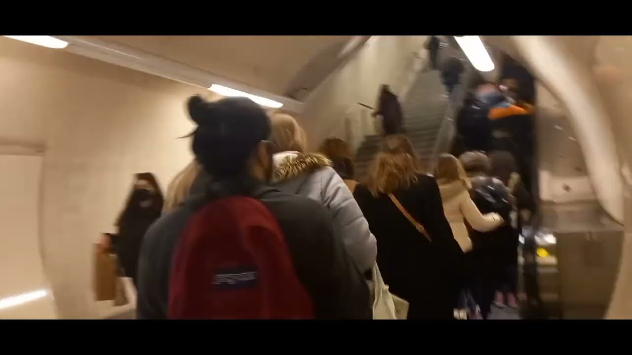 METRO STATION / METRO IN ATHENS