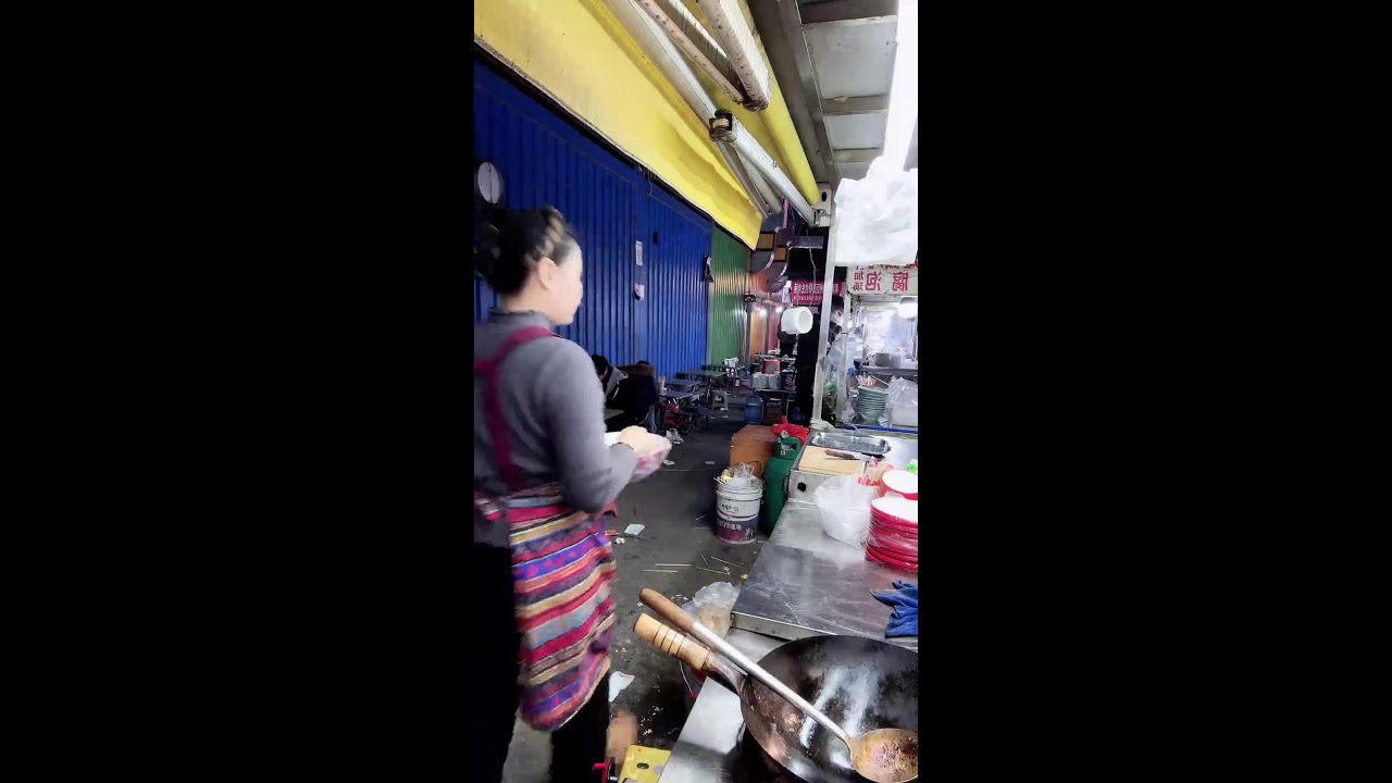 Fried Noodles Sister in Fuyang Night Market