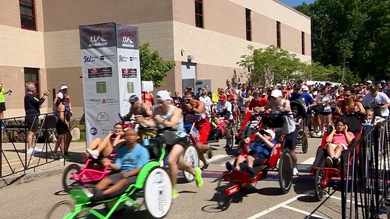 Hundreds of runners take part in Team Hoyt Memorial Race