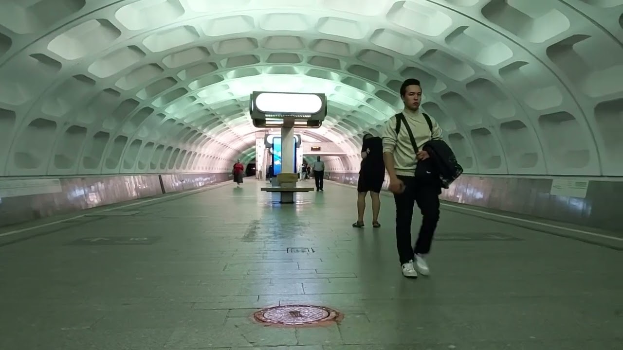 Станция метро 