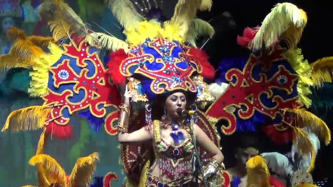 Presentación en traje típico de las candidatas a Reina Provincial de Turismo Huamboya 2017