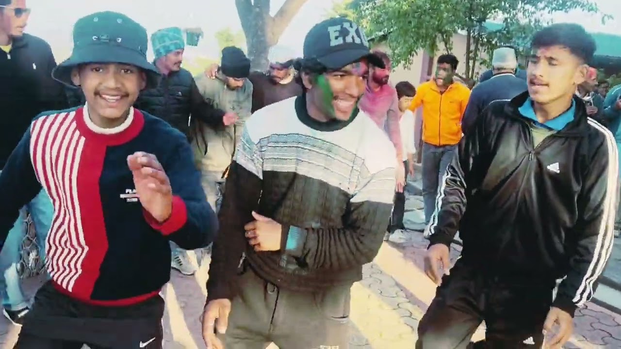 त्रिशूल होटल गंगवाचौड़ चौखुटा होली महोत्सव गायन 🫟 सबसे बड़ा इतिहास गांव चौखुटा हमारे पहाड़ों पर बसे.