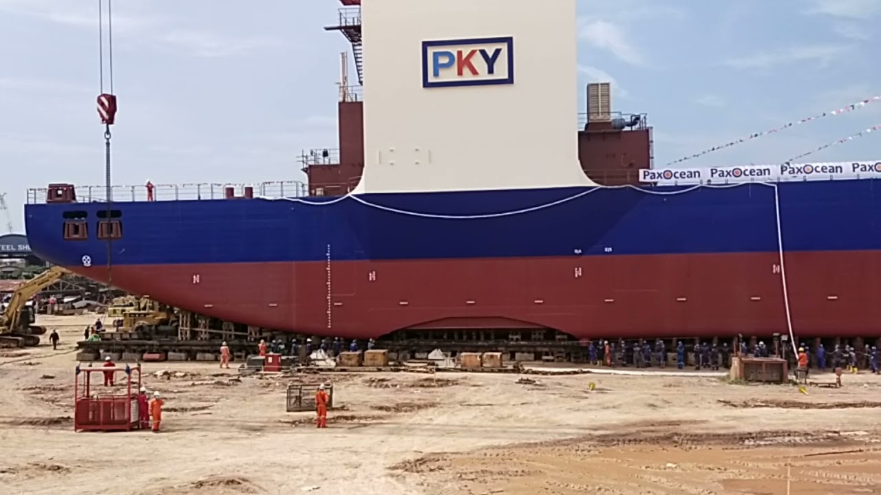launching kapal di lokasi paxocean graha trisaka industri tanjung uncang batam