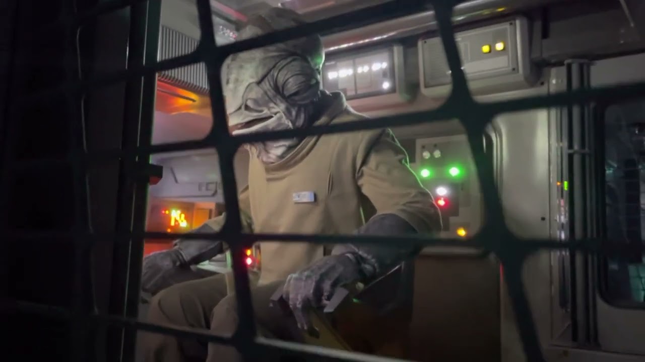Rise of the Resistance Animatronic￼ Malfunction