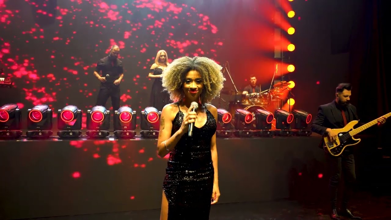 Banda The Flavours e Jana Andrade - Because You Loved Me