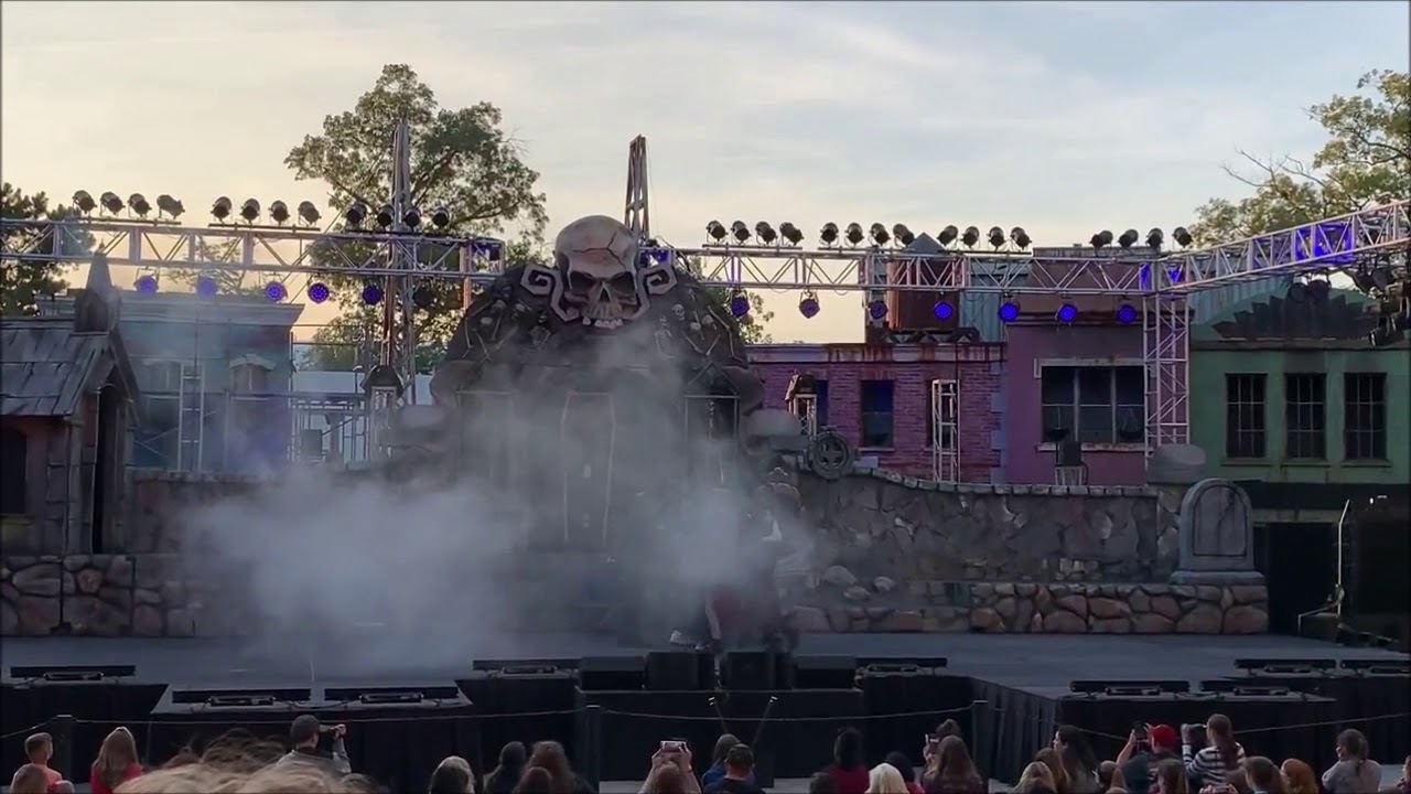 The Awakening Show: Six Flags Great Adventure Fright Fest 2018