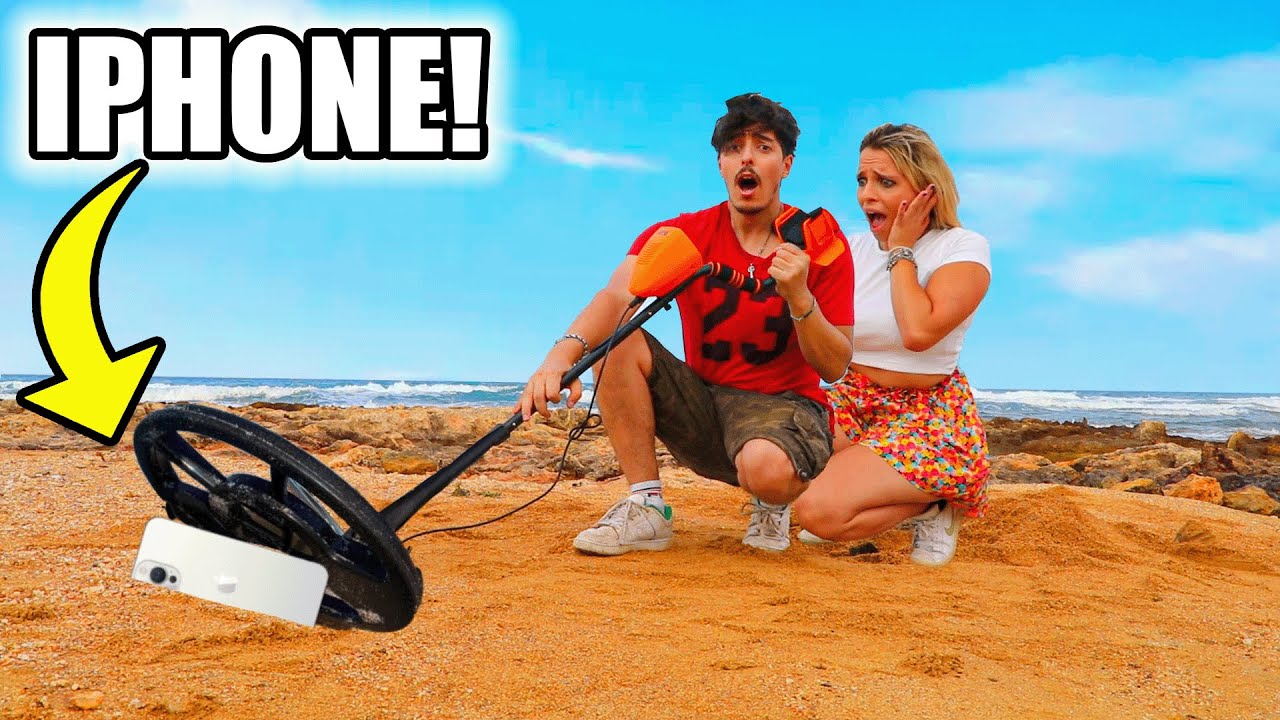 ABBIAMO TROVATO un IPHONE con il METAL DETECTOR!! *NON CI CREDO*