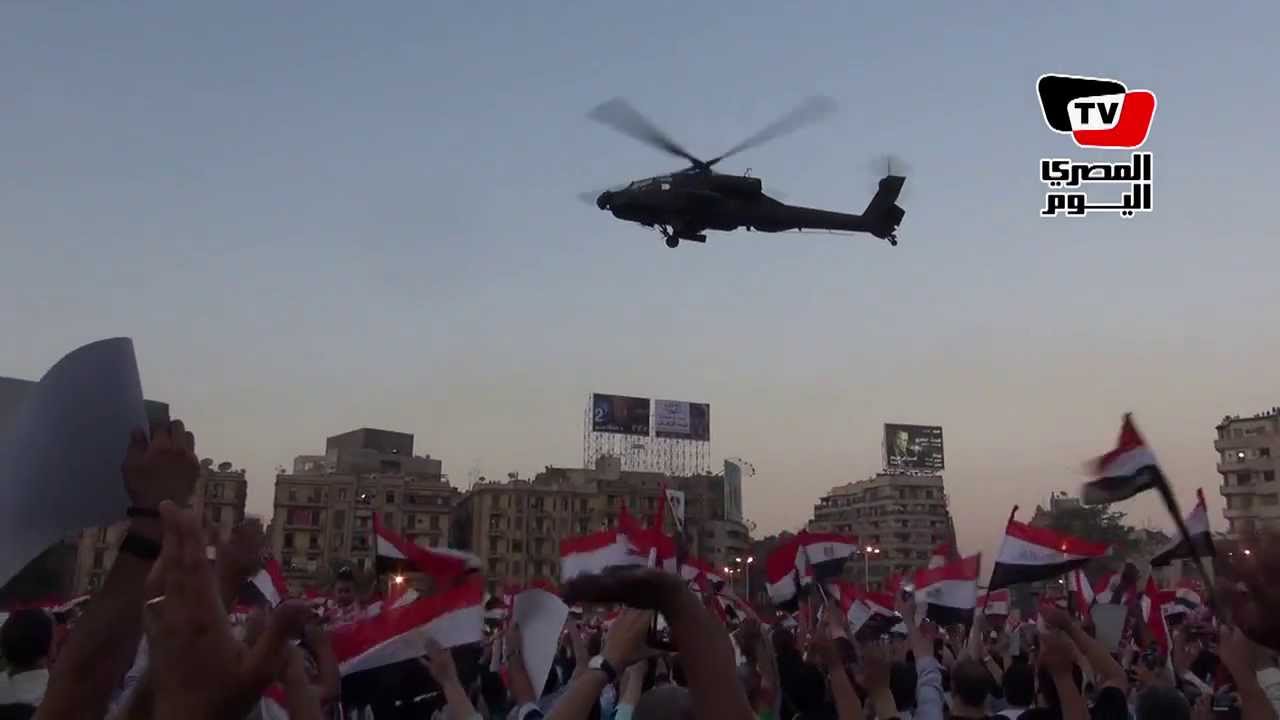 مروحيات الجيش تحلق في طيران منخفض على التحرير
