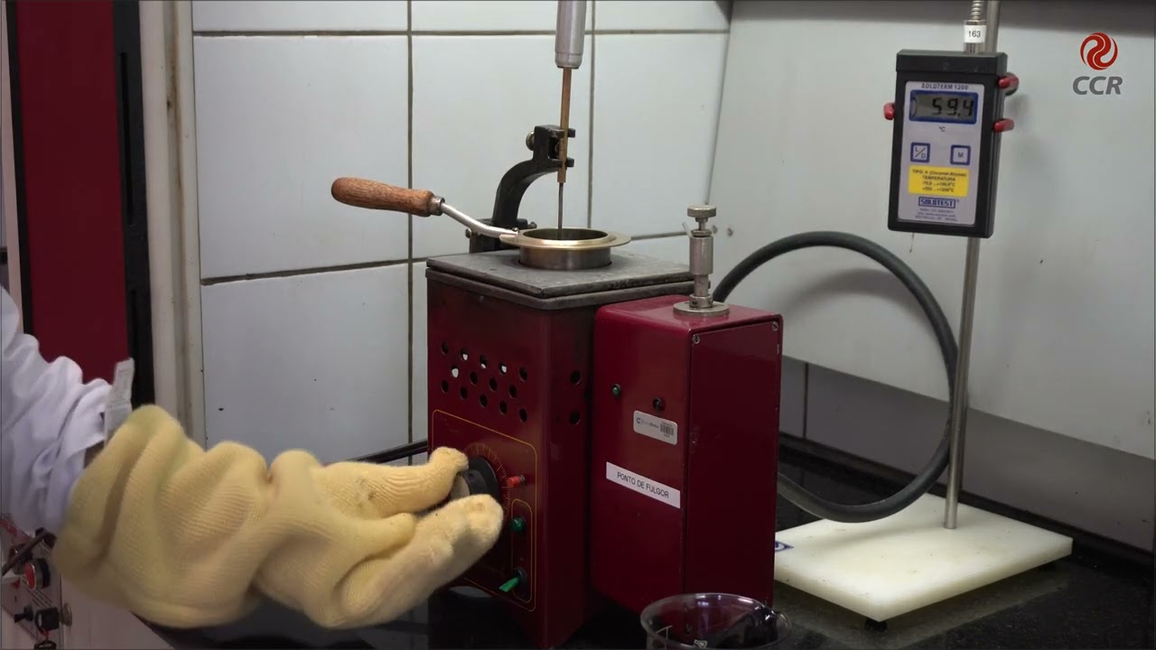 Determinação dos Pontos de Fulgor e de Combustão em Vaso Aberto Cleveland para Produtos de Petróleo