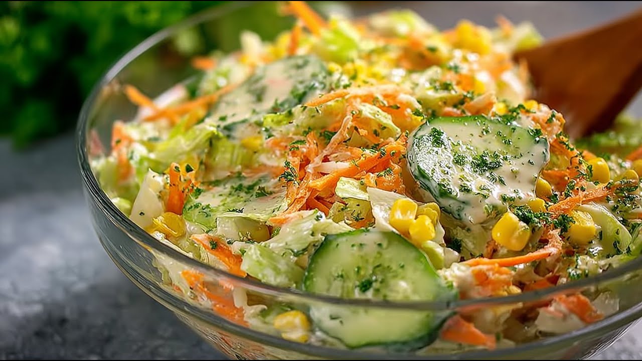 Leckerer Chinakohl Möhren Salat in 5 Minuten. Ich werde nie müde, diesen Salat zu essen!