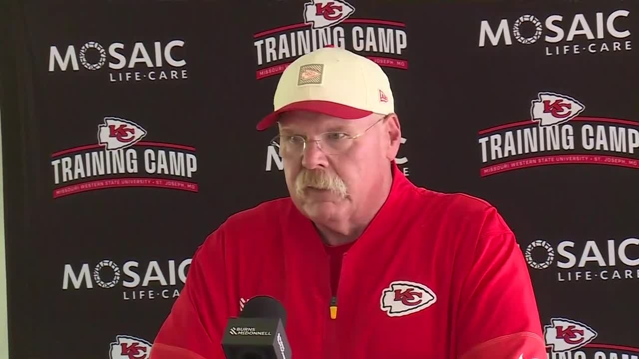 Chiefs training camp: Andy Reid provides update on right tackle battle