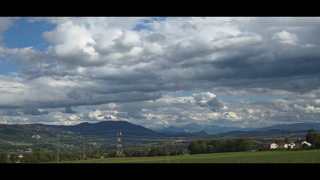 Breathtaking views in Valserhône France_在法國Valserhône沿途的絕美風景令人心曠神怡