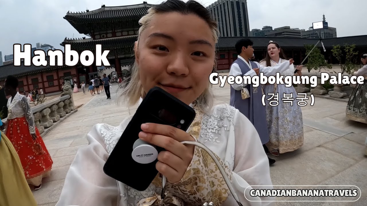 Hanbok at Gyeongbokgung Palace (경복궁)