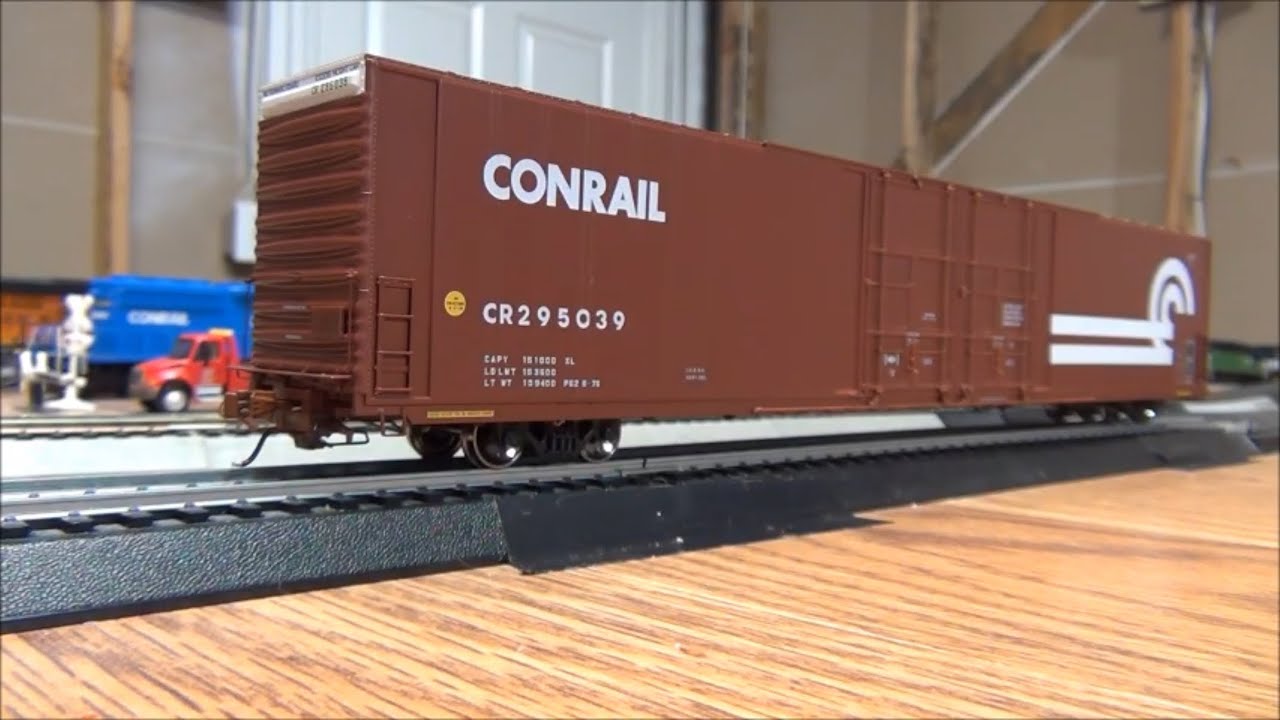Review: ScaleTrains Rivet Counter & Operator Thrall 86' High-Cube Boxcars