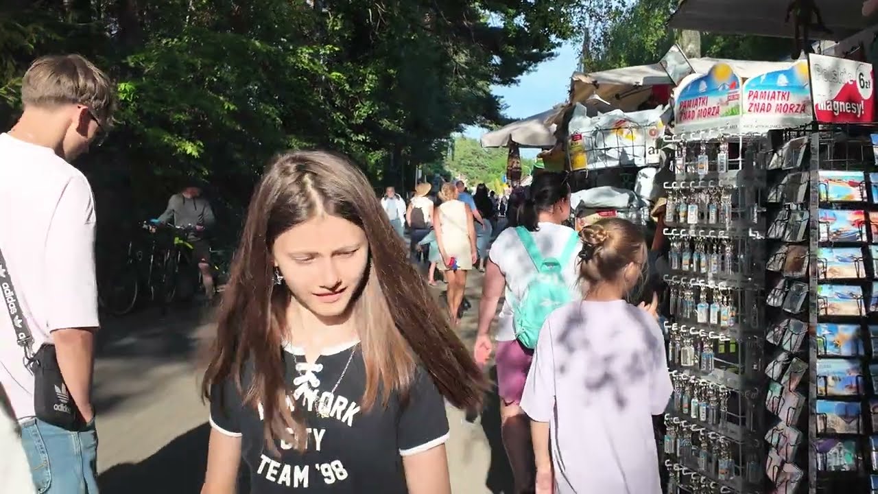 Spacer po centrum Dębek – odkryj uroki tej nadmorskiej miejscowości [4K]