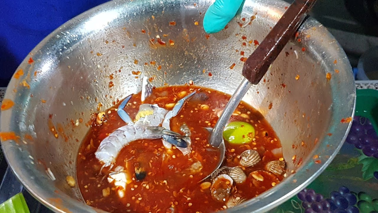 ป้ากบมาแล้วจ้า ป้ากบยำ3แซบ ประจวบ ร้านยำแซบเล็กๆแต่จริงใจในบริการ Yum Spicy Seafood Salad by PaKob