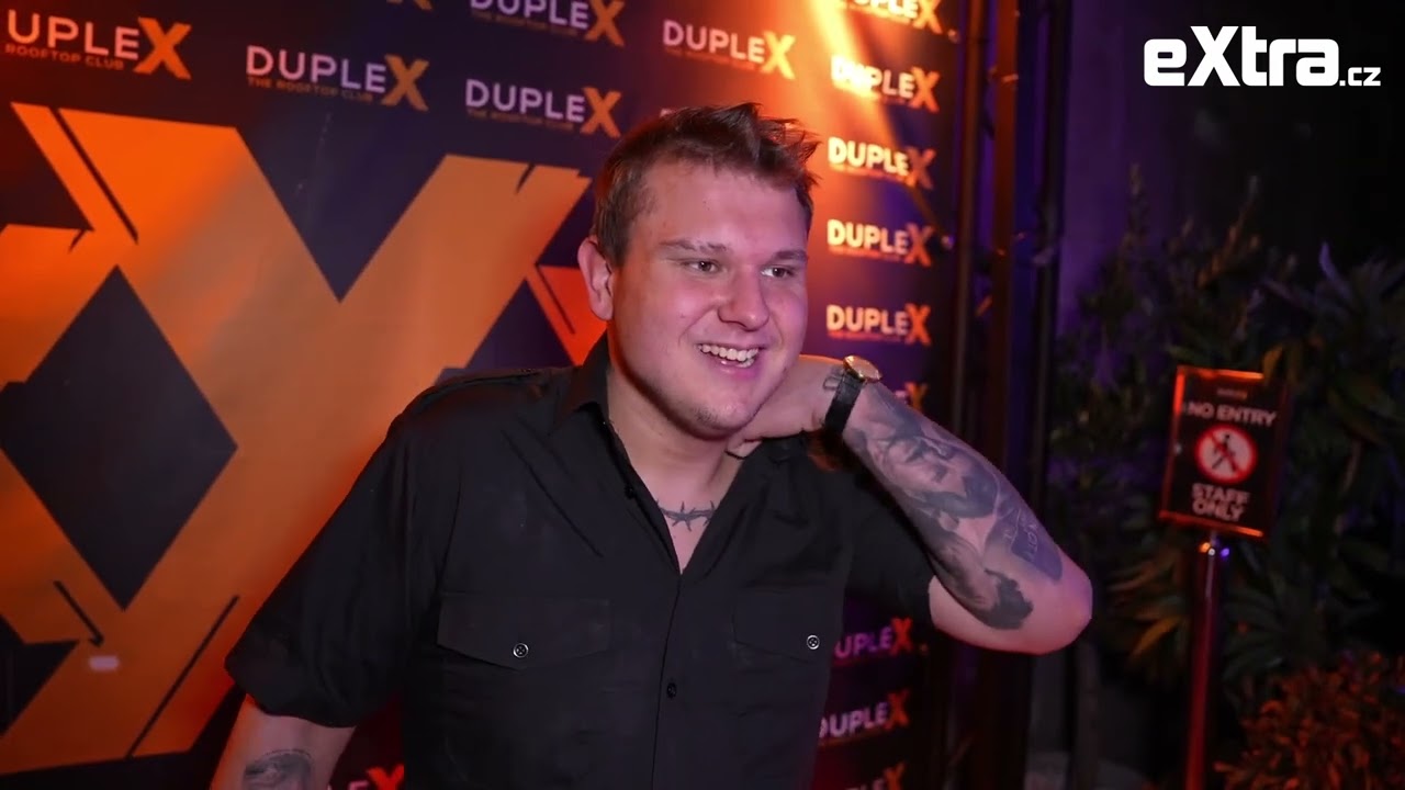 Hvězda Clashe lítá v obřím průšvihu. Tadeáš Veselý je krůček od basy