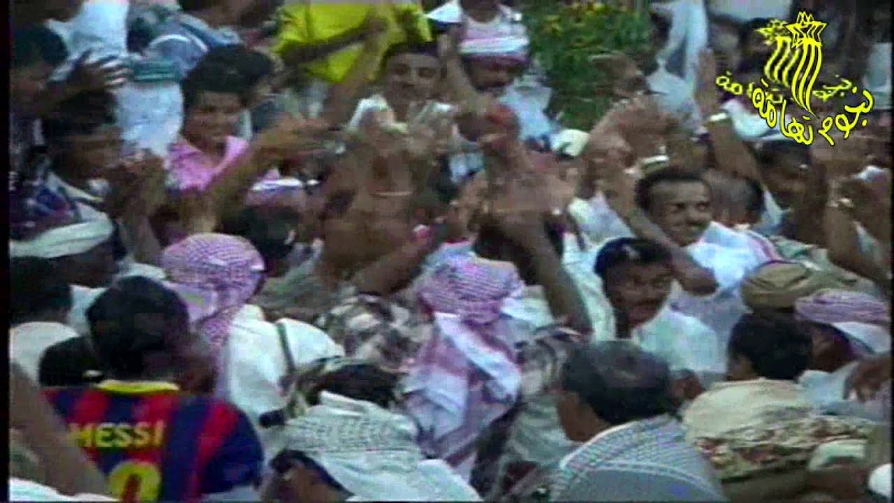 الزفة المسائية للعريس زين محمد زين علوي وسط فرحة الأهل والأصدقاء بالتحيتاء غناء محمد جاوي 2014م