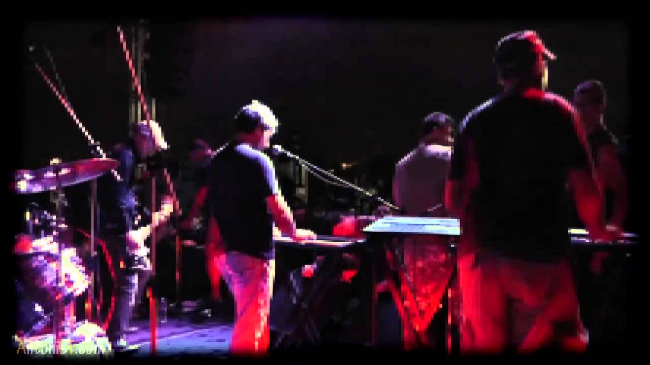 ΑΝΤΙ - Δίχως πρόσωπο 1-6-2013 Live για Villa Amalias - Θησείο