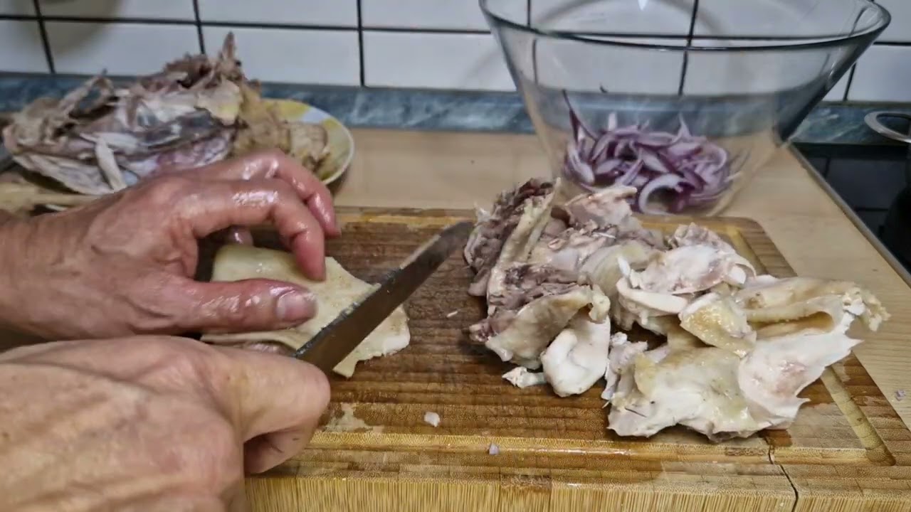 Hôm nay ăn dì Gỏi Cổ hũ dừa khô với thịt gà #food #cooking 