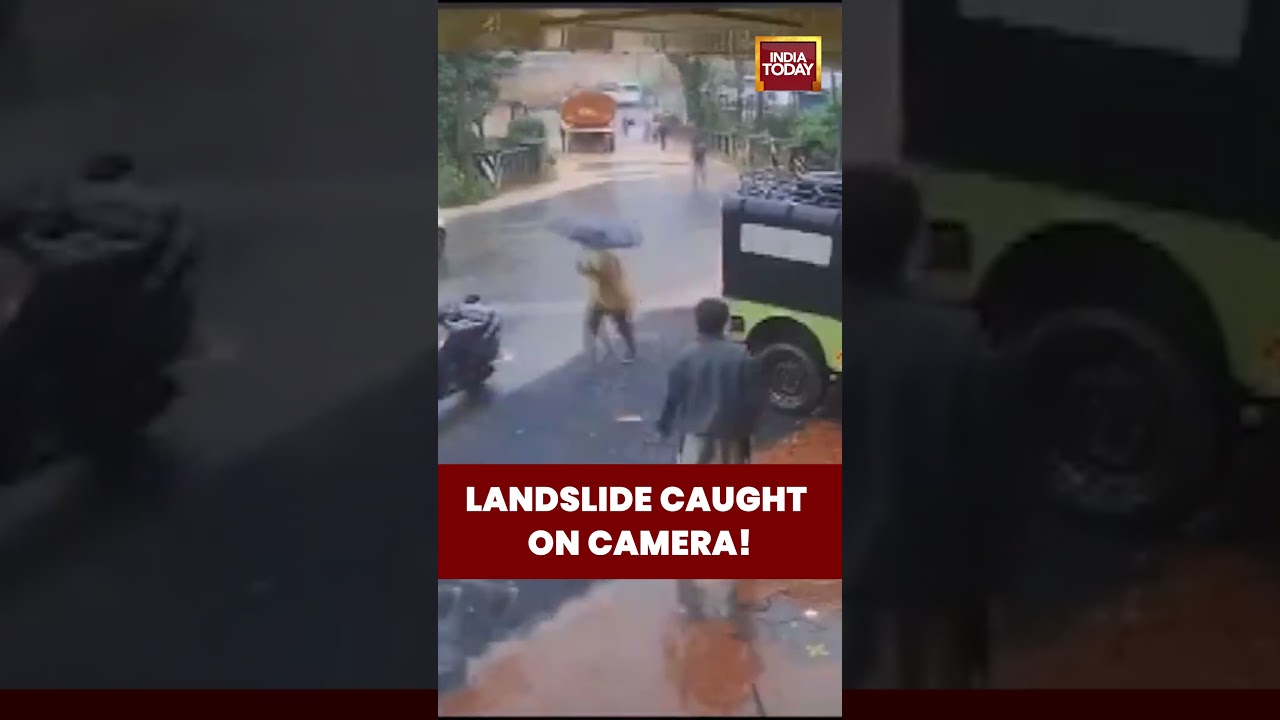 Terrifying Wayanad Landslide Caught on Camera | Tanker Swept Away, 3 Escape Narrowly #wayanad