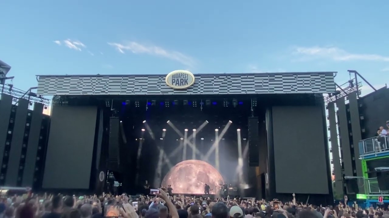 Alanis Morissette - Intro-Hand In My Pocket Live @ Budapest Park, Budapest, Hungary,