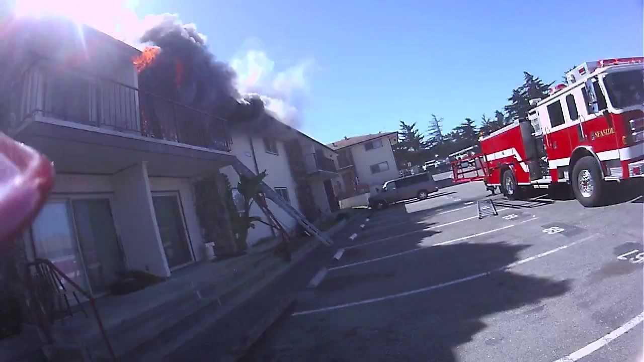 Seaside Structure Fire ladder rescue with victims trapped Part 1