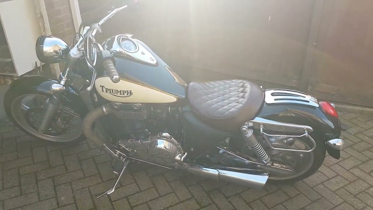 Custom Thunderbird 1600cc Loud pipes
