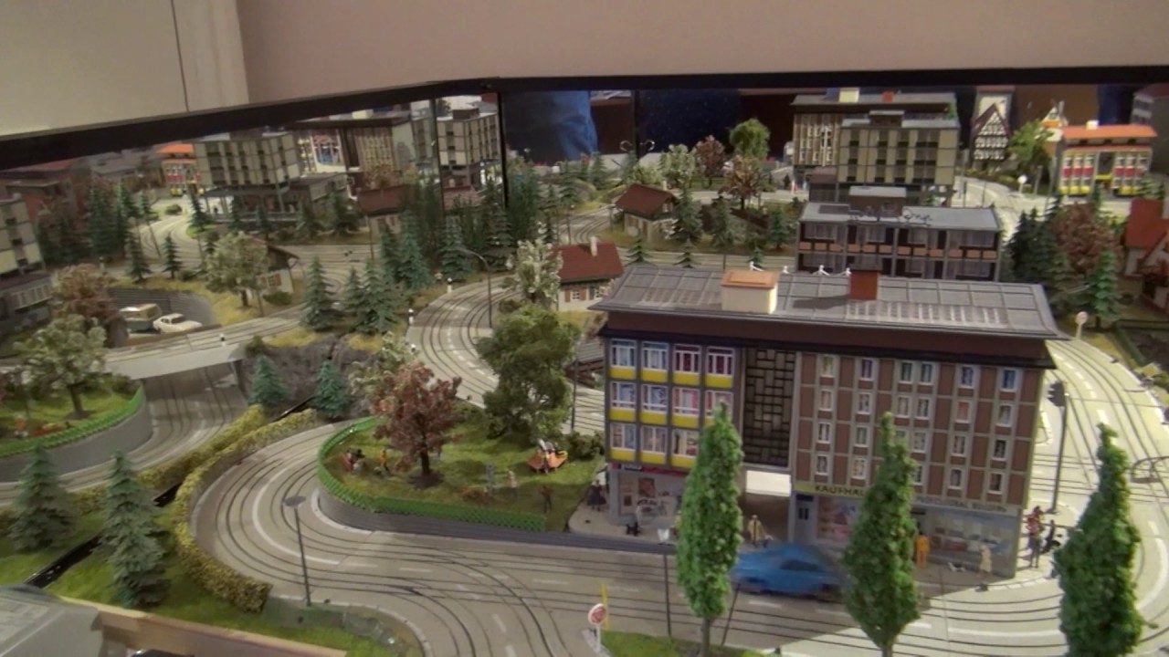 MJ-inspektionen visits a Faller AMS-layout in Sweden.