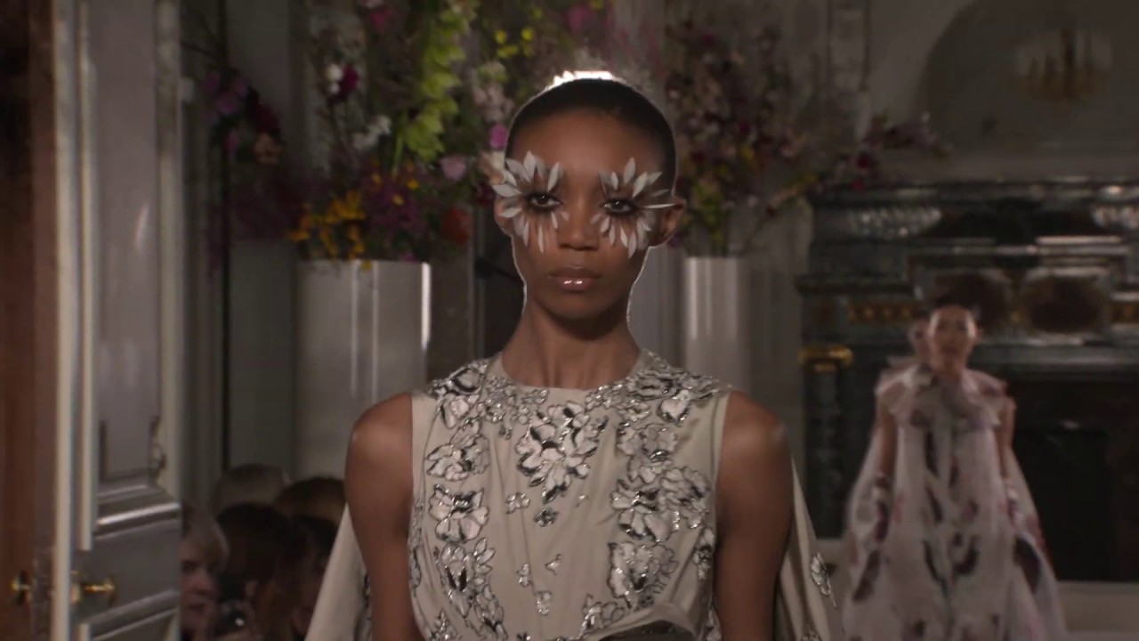 Valentino #HAUTECOUTURE SS 2019