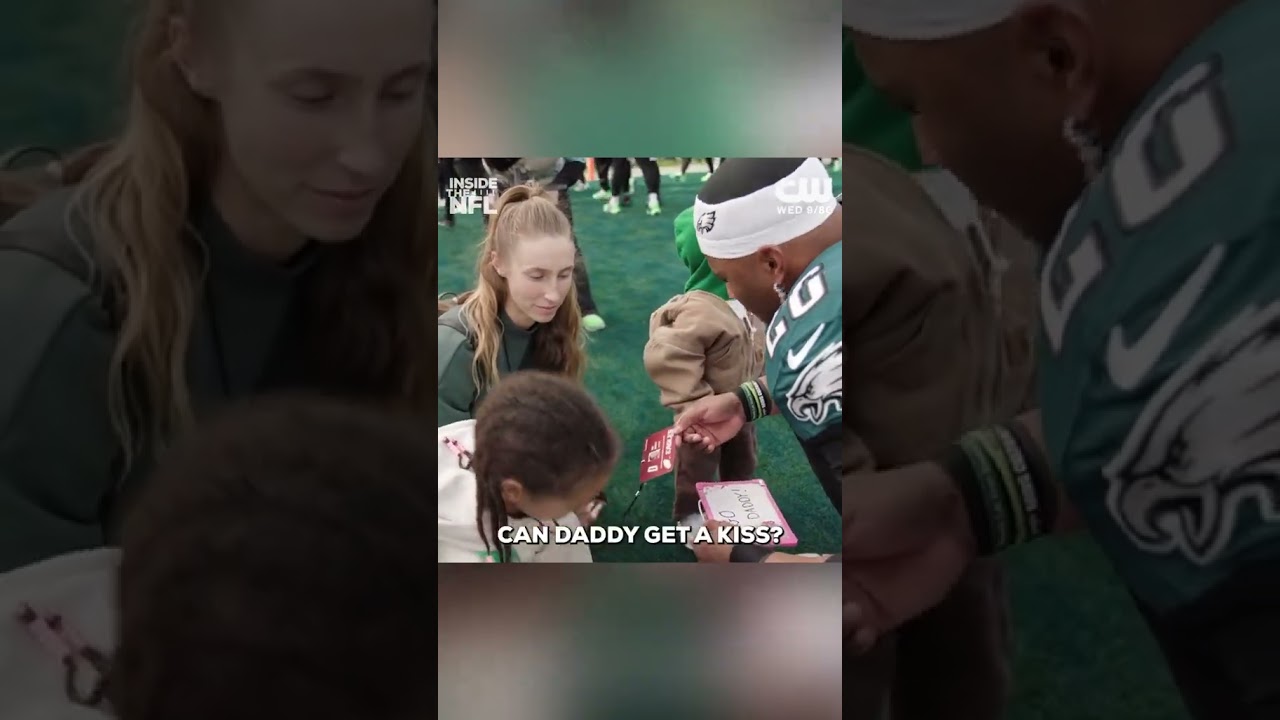 Saquon and his babygirl's handshake 🥹🤝