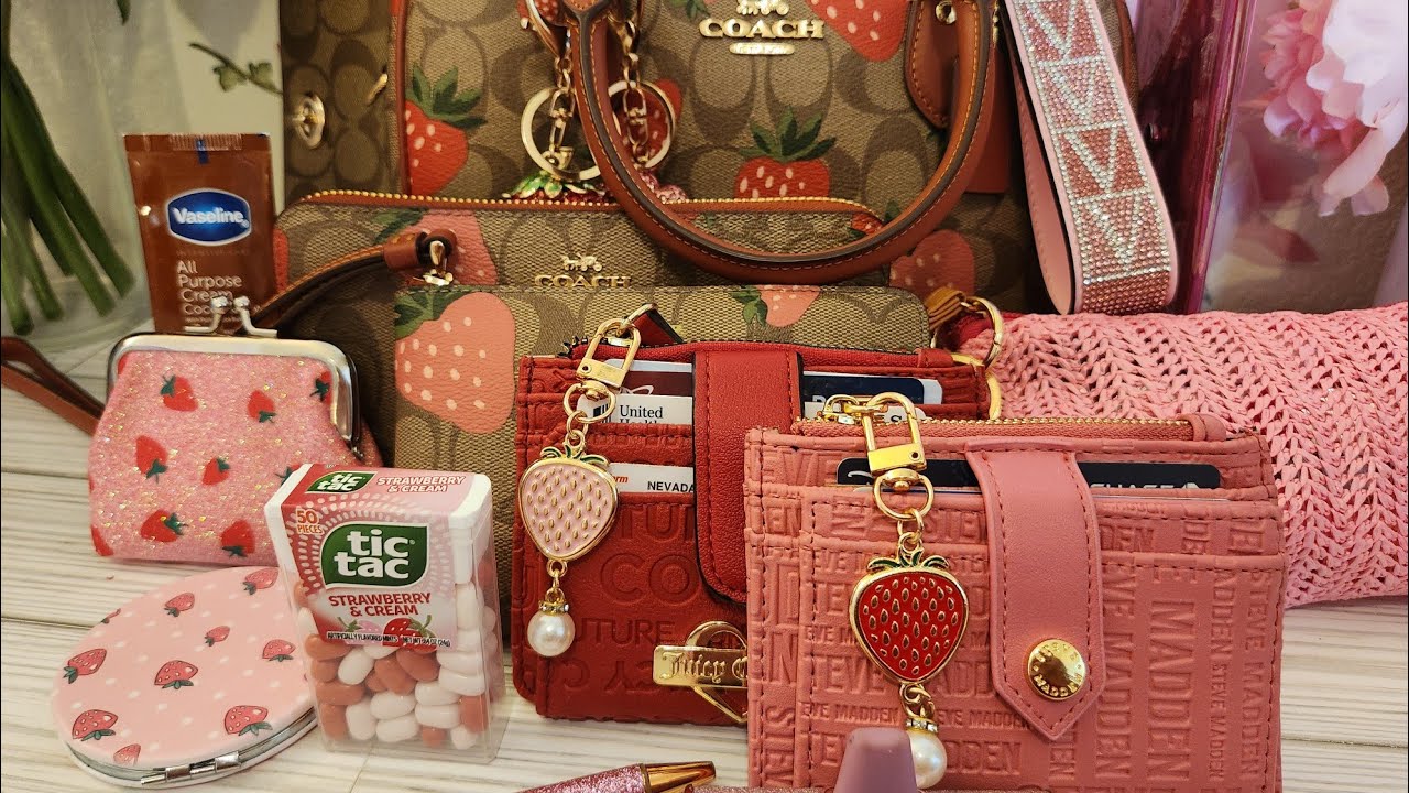 whats in my bag | Coach Rowan Strawberry  Satchel 🍓🩷❤️🍓🩷❤️🍓🩷❤️