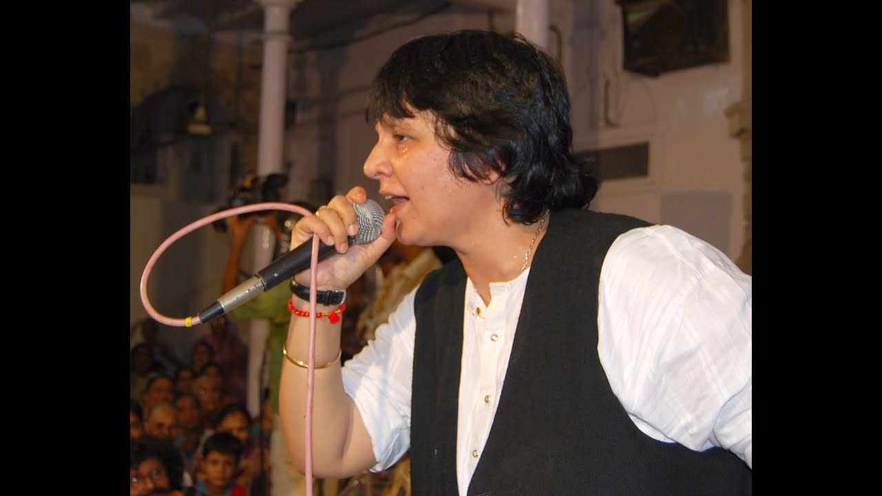 Falguni Pathak -  Maro Chaar Paida no Raath Ghugri ghamke chee