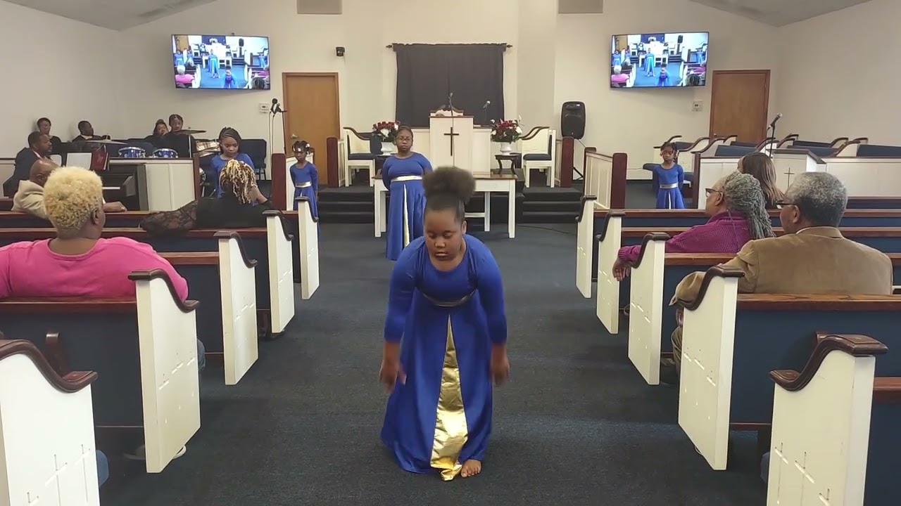 Praise Dance: Now Behold The Lamb By: Kirk Franklin & The Family