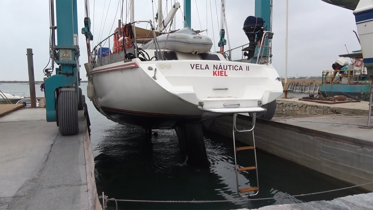 LIFTING OUR HOME FOR WINTER STORAGE IN 2017| NAVE PEGOS SHIPYARD| Sv Vela Nautica Vlog03