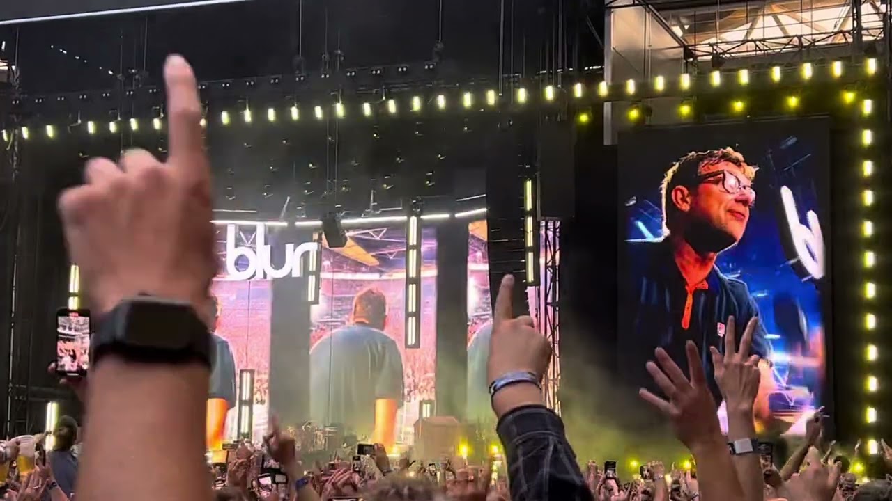 Blur - ‘Parklife’ featuring Phil Daniels live @Wembley Stadium 09/07/23